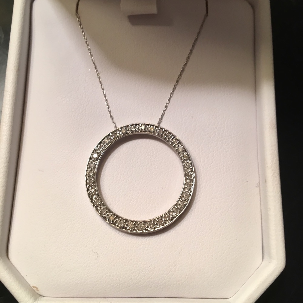 Diamond circle pendant